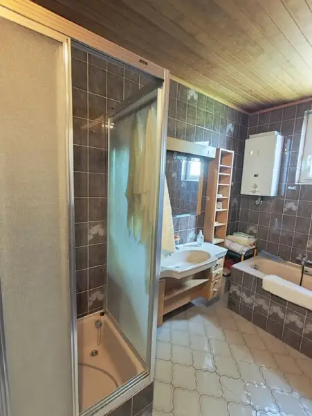 Einfamilienhaus auf großem Grundstück in Siegendorf! Teilweise Sanierungsbedarf!