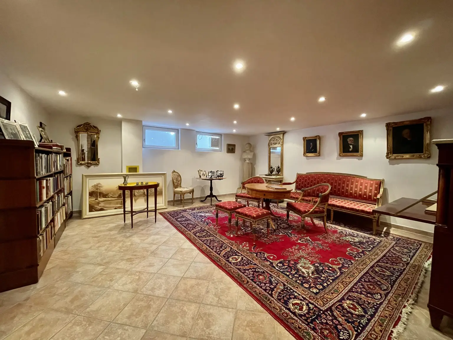 Einfamilienhaus mit Pool, Weinkeller, Sauna und Co.!