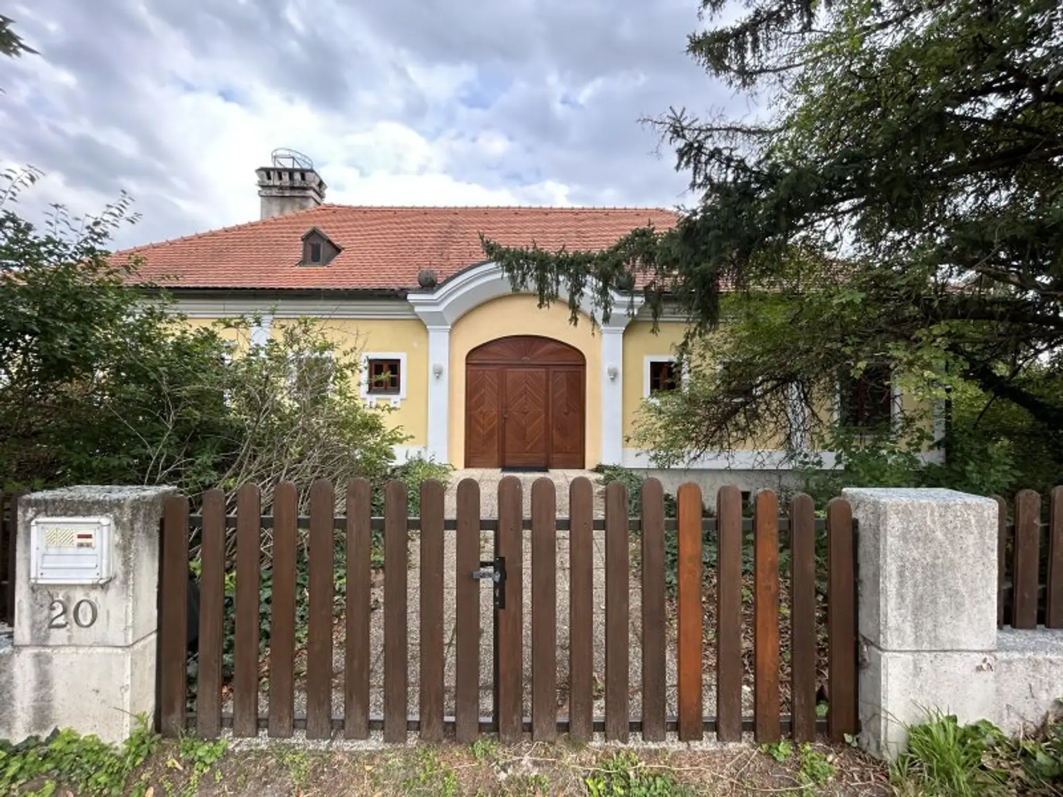 ++ Charmantes Mehrfamilienhaus mit großem Garten in Kleinmutschen ++