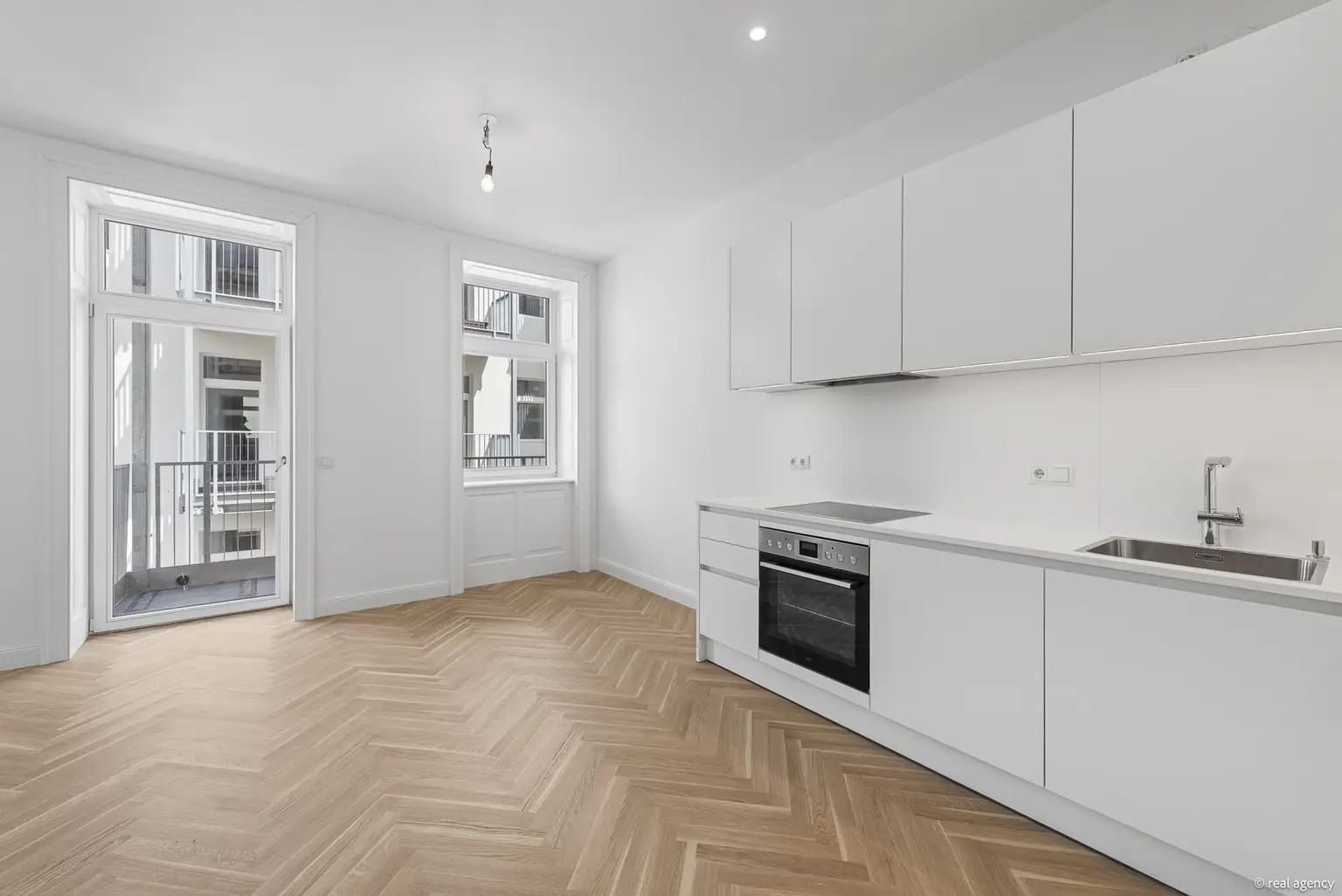 EIN WIENER ALTBAU, ZEITGEMÄSS GEDACHT