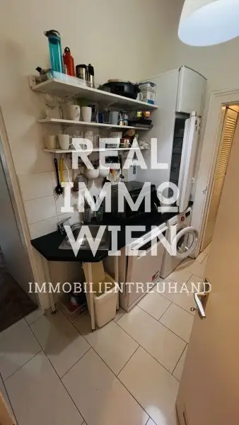 Hervorragende Anlage 5 Zimmer WG mit Stil im Gründerzeithaus