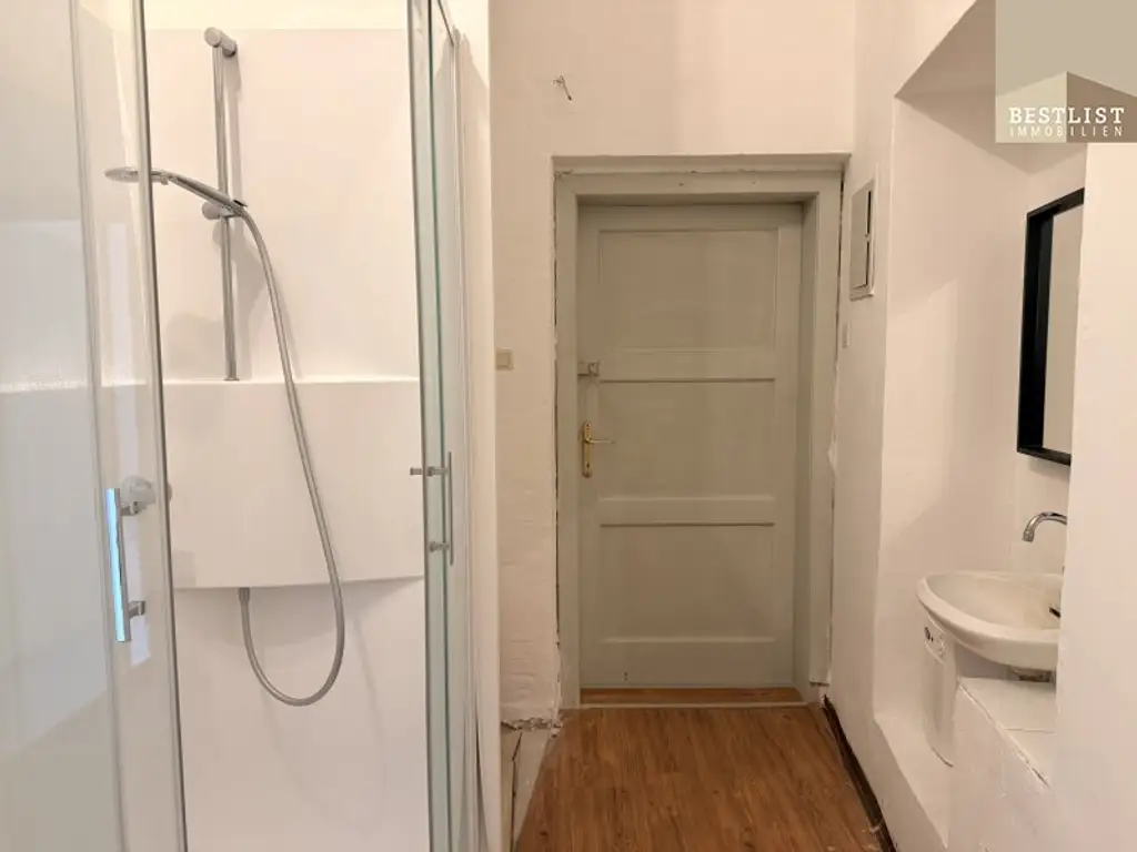 Attraktives Zinshaus mit Gewerbefläche und Wohnmöglichkeit in bester Lage!