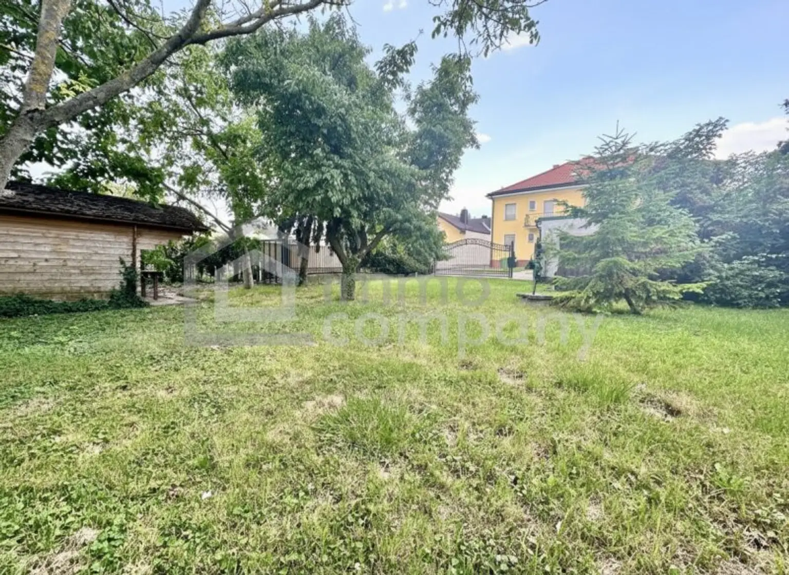 Traumhaftes Mehrfamilienhaus in Lassee (Wien Umgebung): 9 Zimmer, Garten, Balkon und mehr!