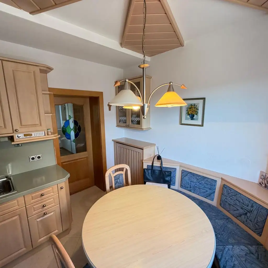 Wohnen in Aussichtslage mitten in der Natur auf  8 Ha. Grund, ehemalige Hofstelle!