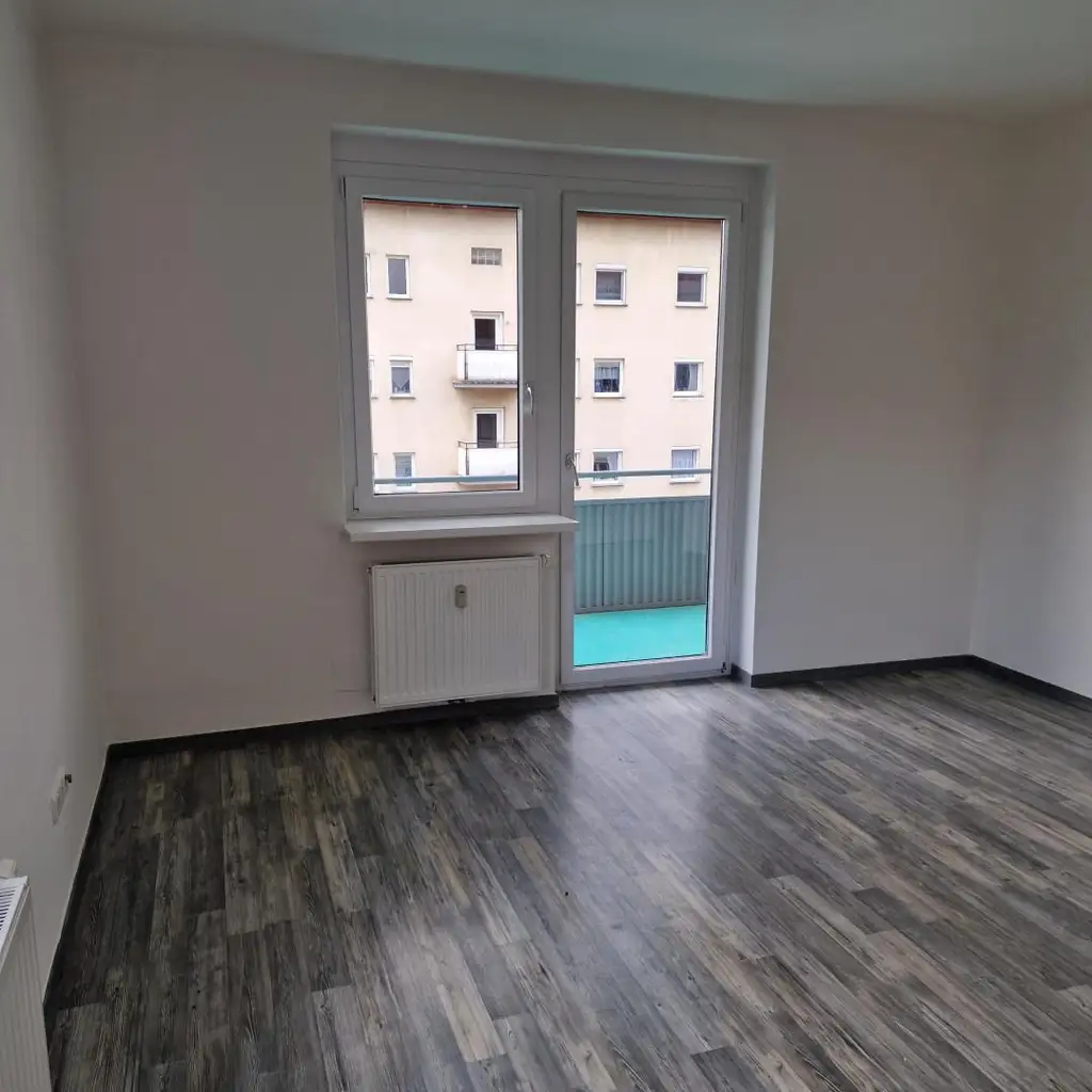 3-Zimmer-Wohnung mit Balkon mit Einbauküche
