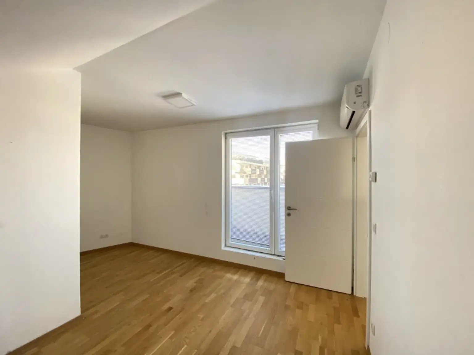 Großzügige Dachgeschosswohnung am Rennweg - Klimatisiert - 2 Terrassen