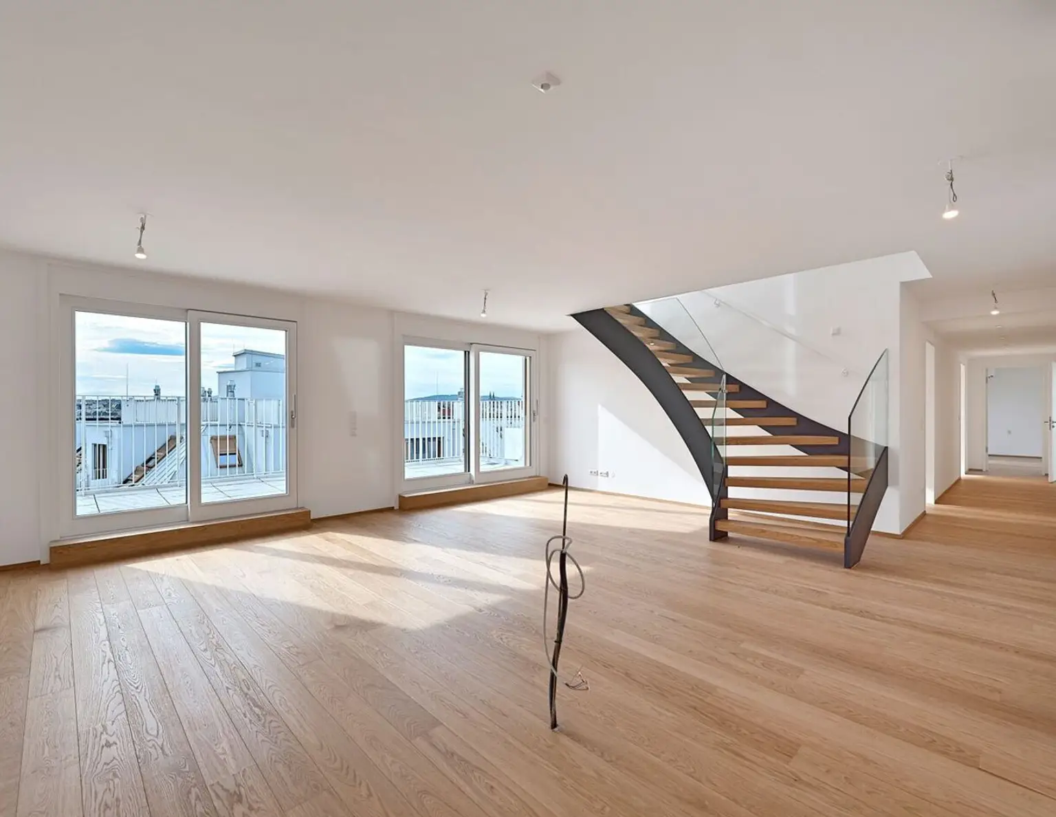 THE TEMPTATION - Penthouse - Stadtblick - 1 Ebene mit Terrasse + Dachterrasse