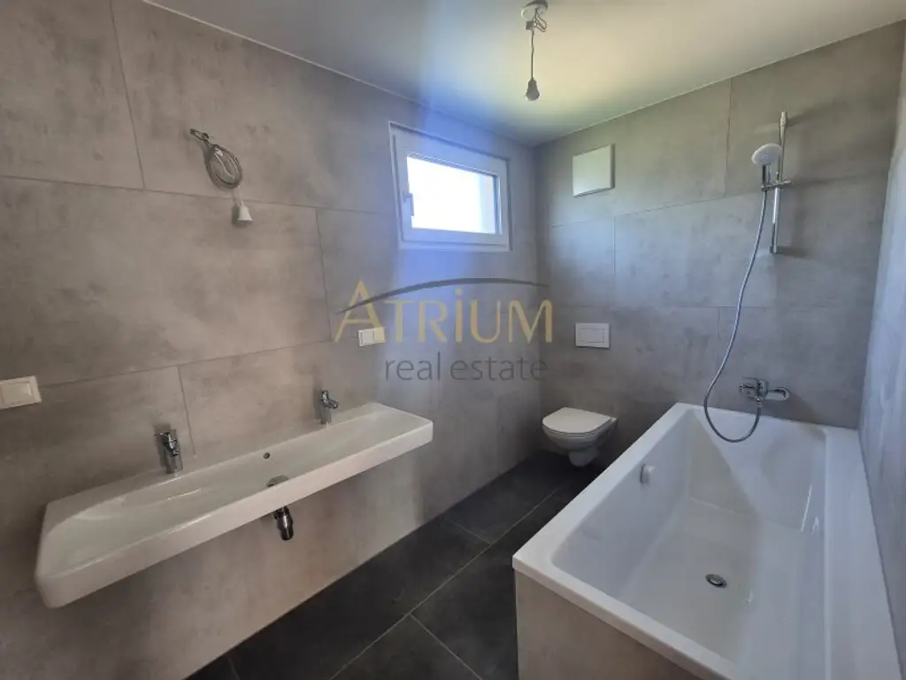 Reihenmittelhaus mit 5 Zimmer, Garten, 2 Terrassen – Erstbezug!