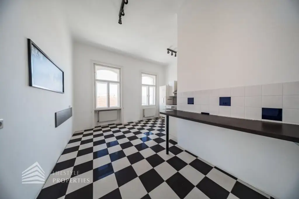 Helle 5-Zimmer Wohnung mit Balkon, Nähe Westbahnhof