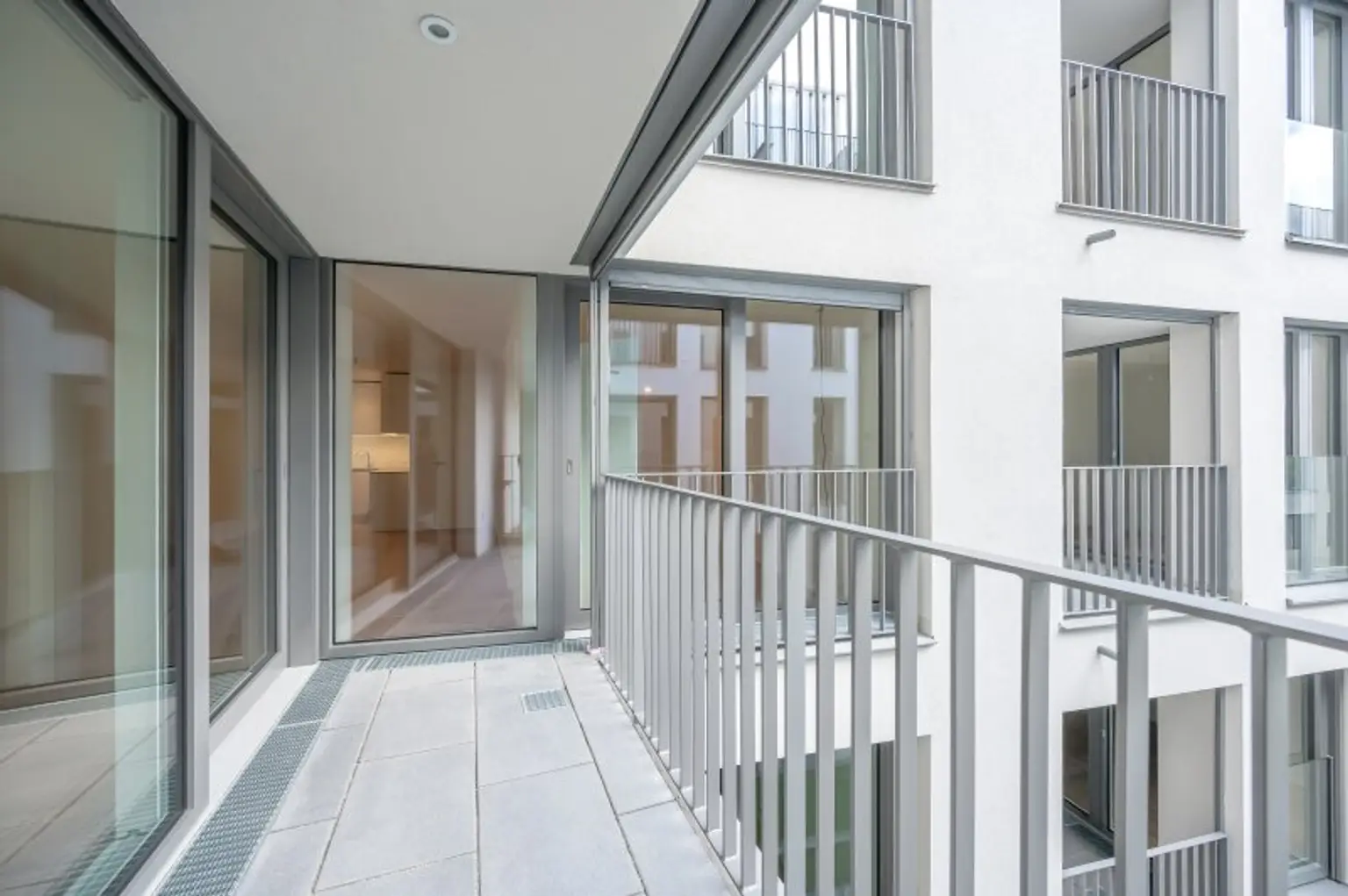 ++MOLLARD 50++  perfect 2-room-apartment in the Heart of the City (1/3)