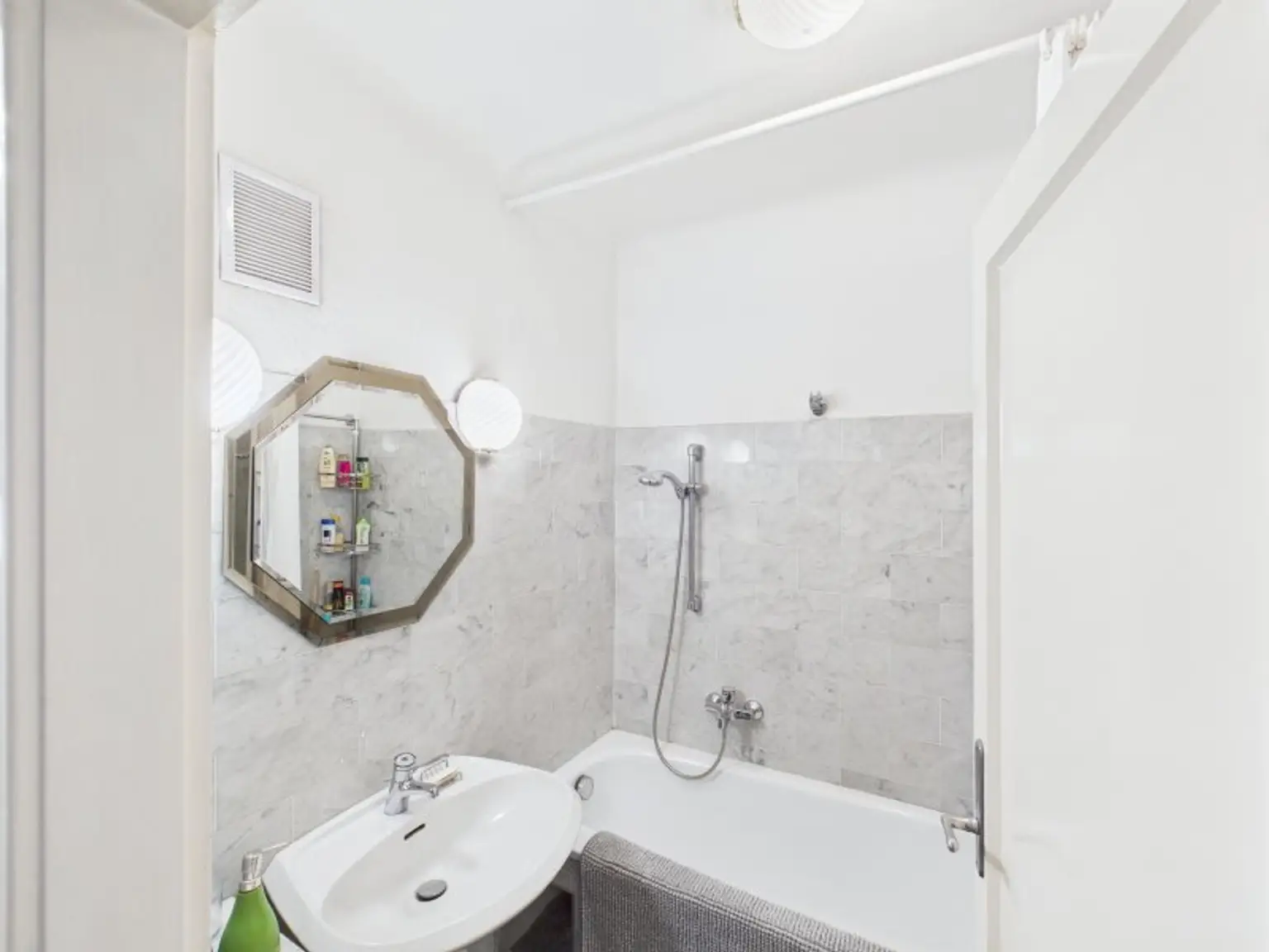 Dachgeschoss-Traum in 1130 Wien: 150 m², 2 Dachterrassen – ab € 2.909,--Kreditrate/ Monat