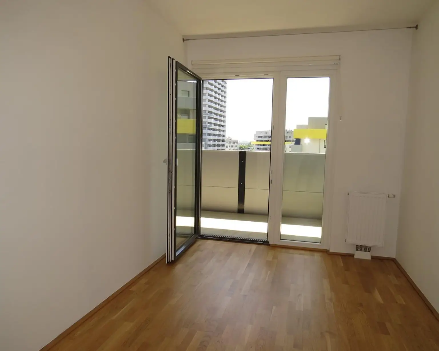 1. Schlafzimmer, Zugang auf den Balkon