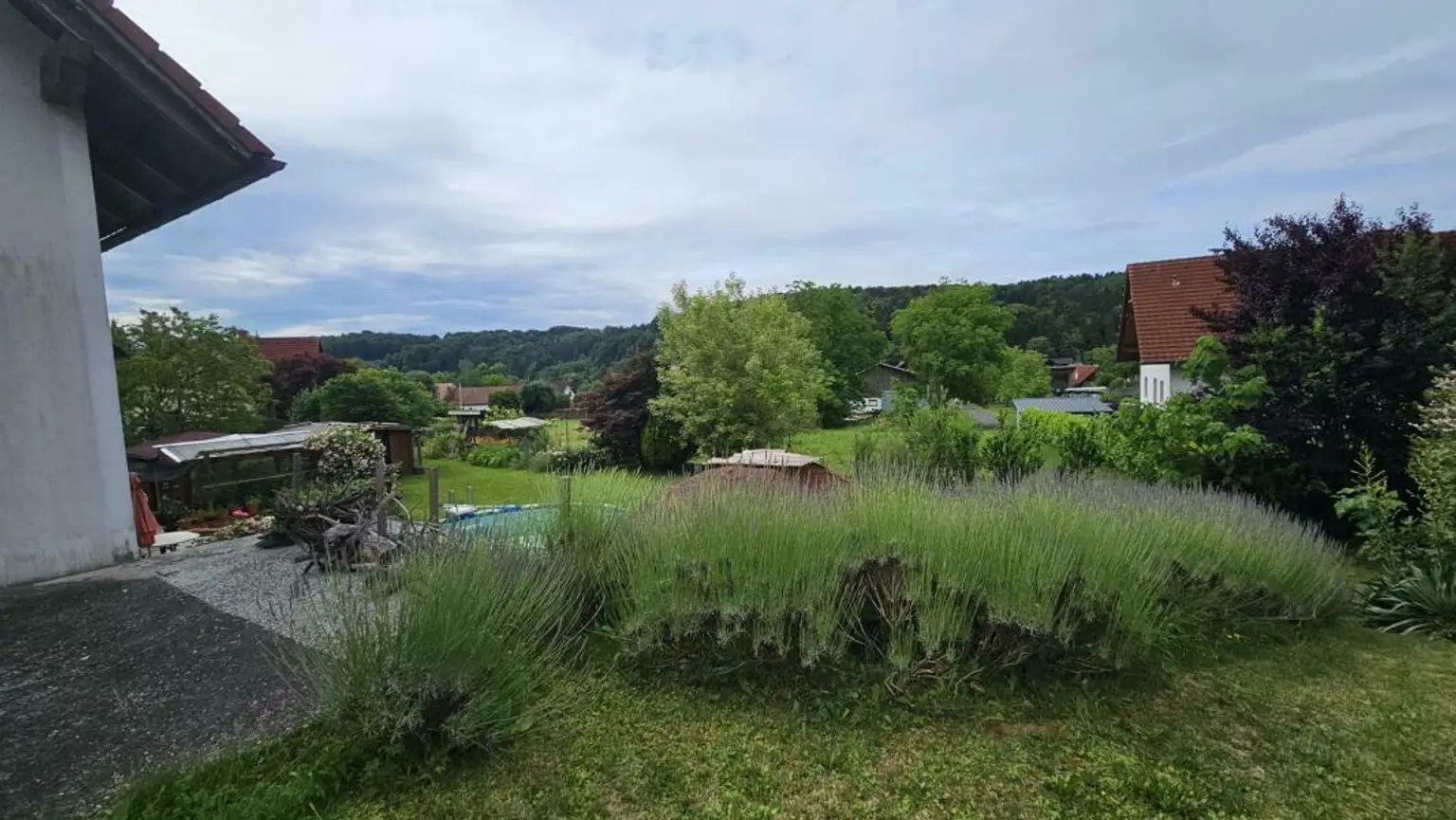 ** Traumhaftes Wohlfühlhaus in ländlicher Idylle trifft Stadtnähe  - nur 15km nach Graz **  Familienparadies mit erstklassiger Infrastruktur **