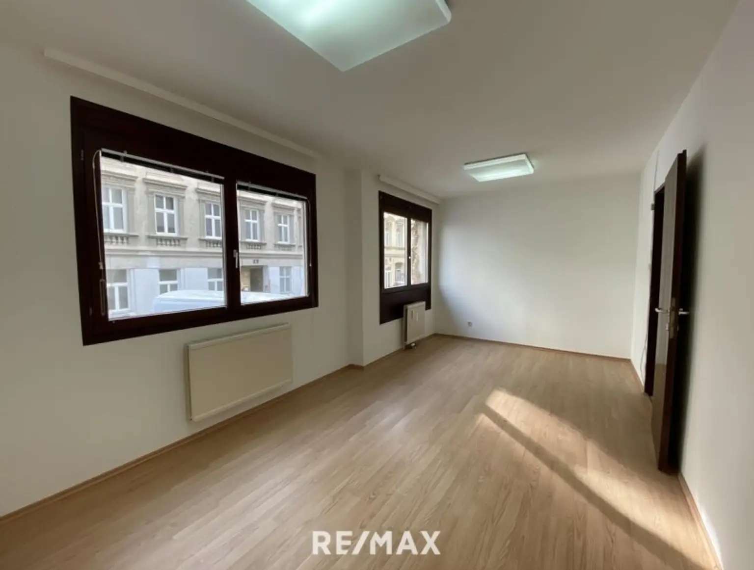 Loggia-Familien-Wohnung nahe U6 und Brunnenmarkt