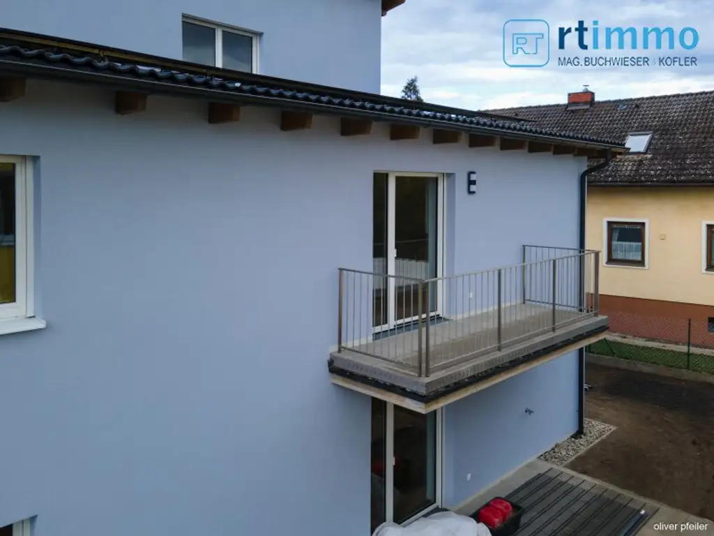 GEMÜTLICH, MODERN, ENERGIEEFFIZIENT:  Fünf 2 Zimmer- Mietwohnungen mit Außenflächen warten auf Sie!