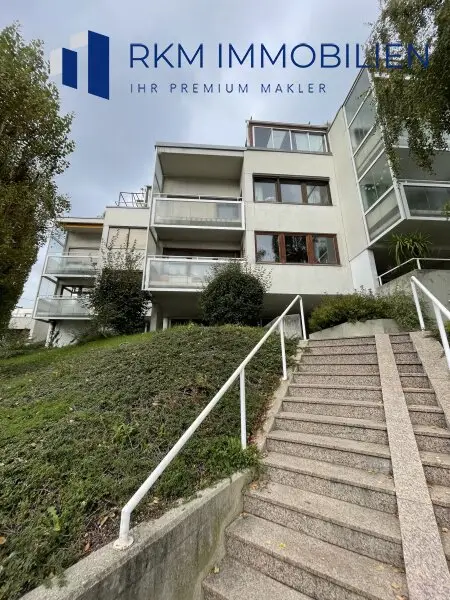 Ruhige helle 3-Zimmer-Wohnung mit Loggia