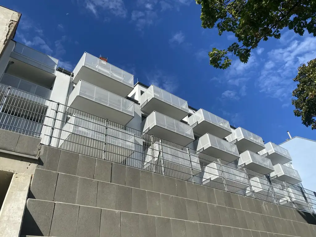 U3 2 Zimmer + Balkon - 1 bedroom apartment + balcony  ERSTBEZUG =Das Laurenz= Top Weitblick Wohnung