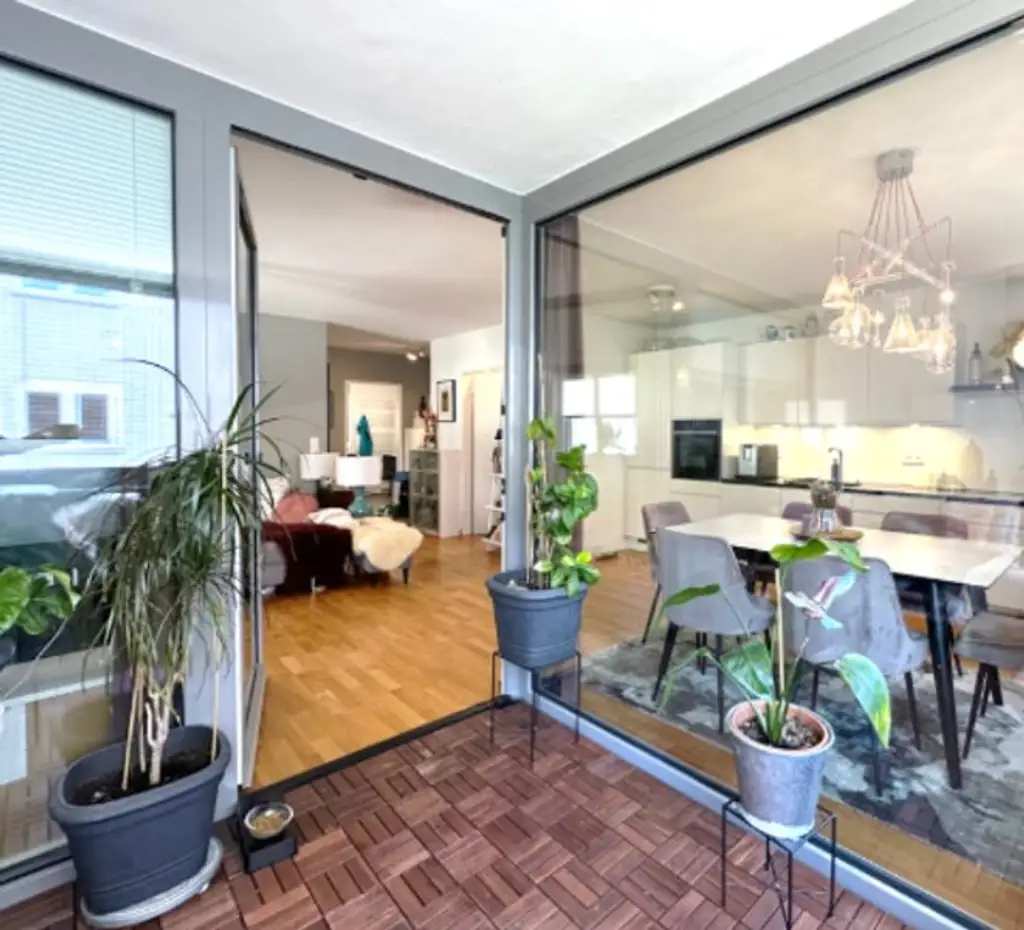 Telfs: 2-Zimmer-Neubauwohnung mit verglaster Loggia, Tiefgarage und hochwertiger DAN-Küche in zentraler ruhiger Lage zu kaufen