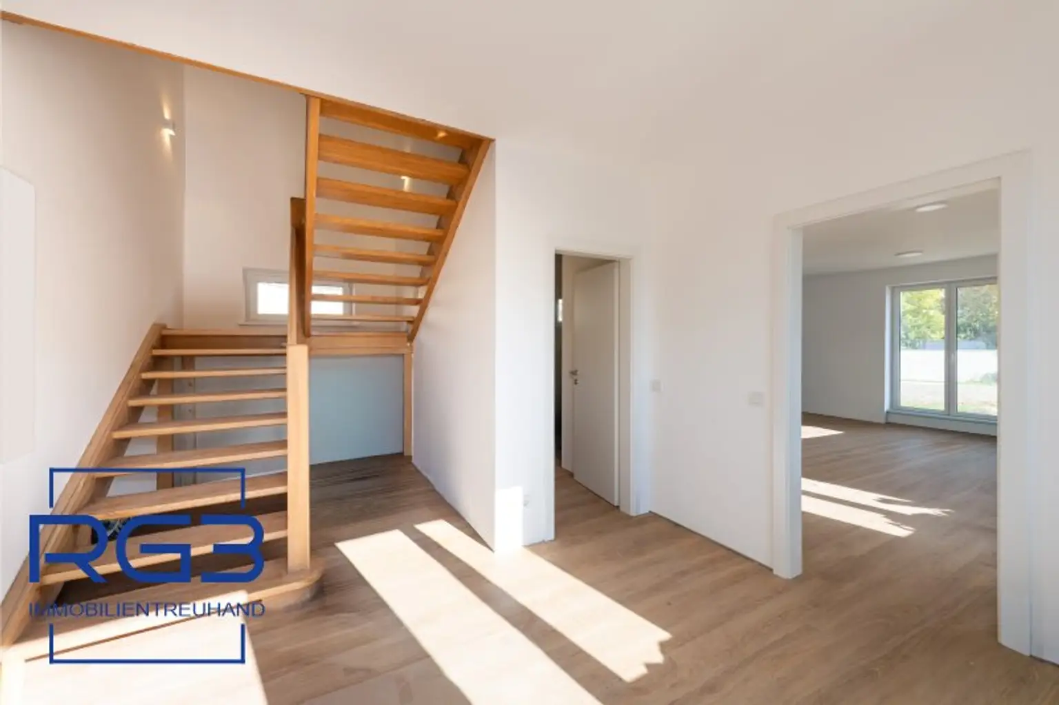 Großes Einfamilienhaus mit großem Garten # Provisionsfrei