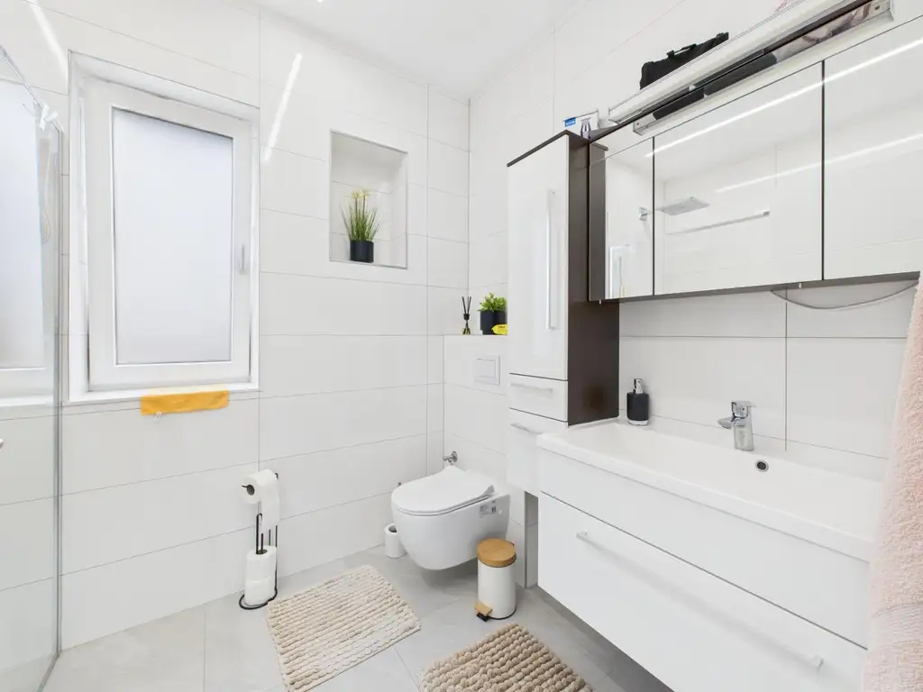 Kernsaniertes Anlageobjekt mit großzügigen Büroflächen und Wohneinheiten in 4050 Traun