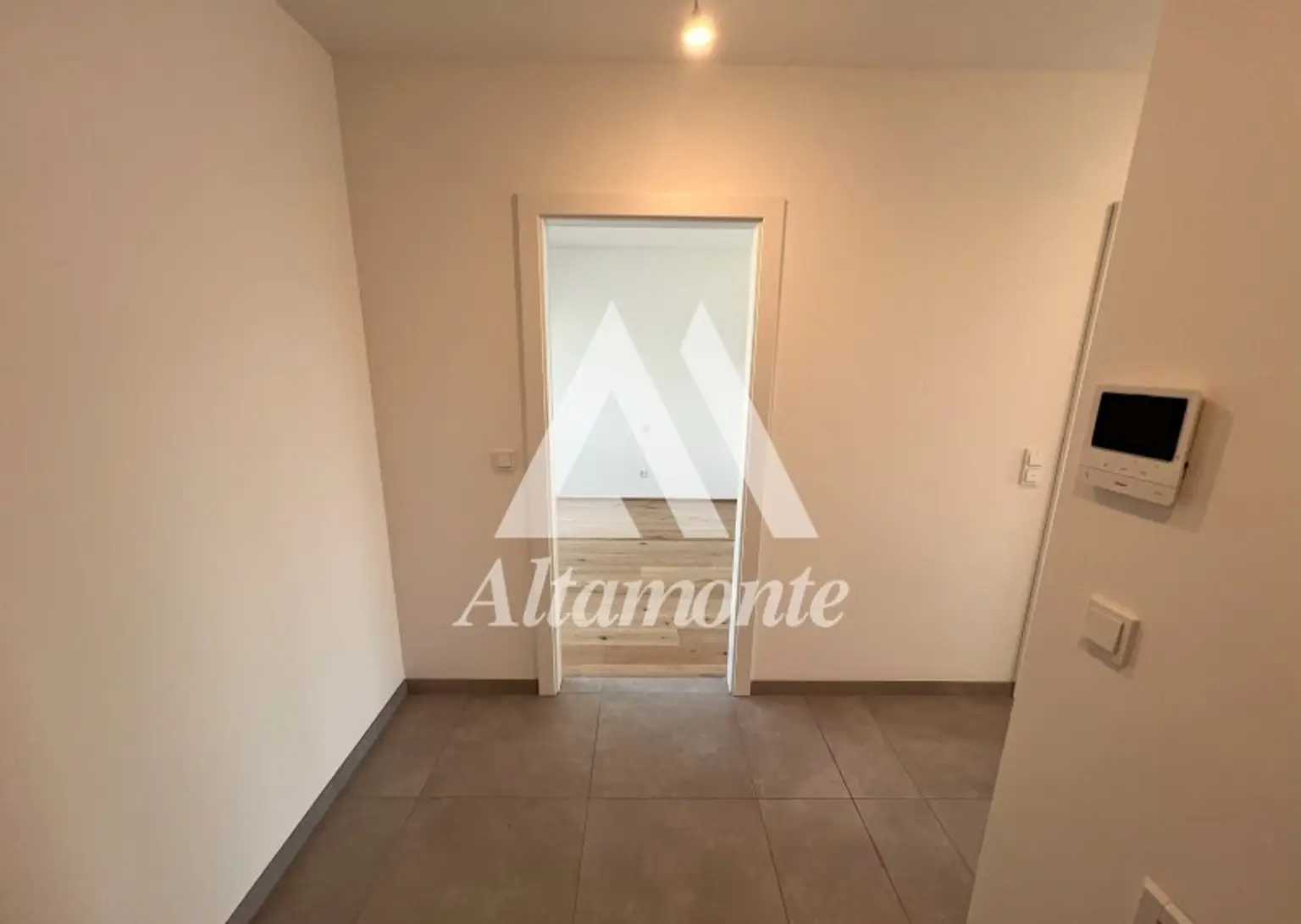 Erstbezug! Lichtdurchflutete 2-Zimmer-Wohnung nahe Donauzentrum