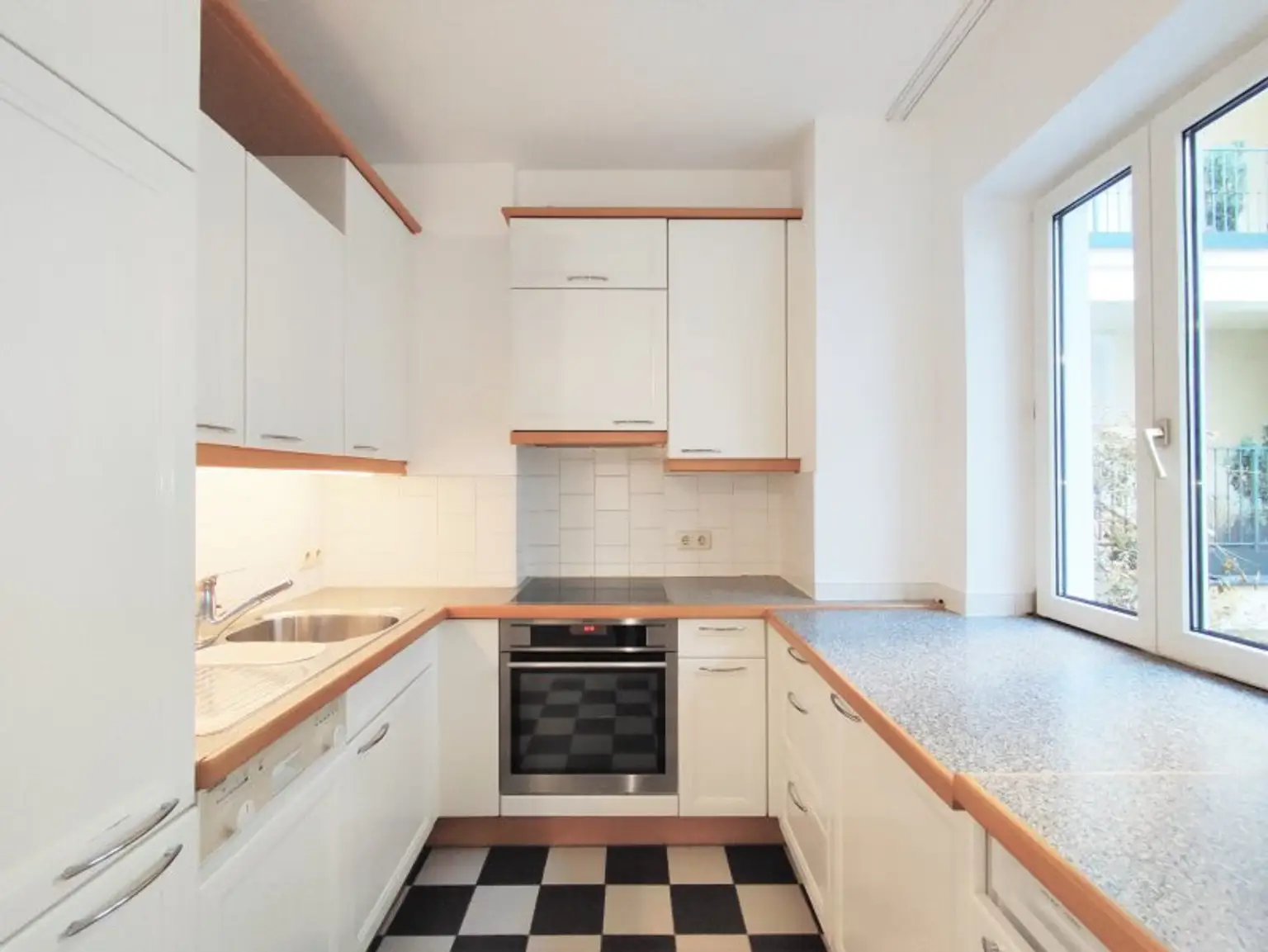 OASE TRIFFT STADT. Hofseitiges Wohnen in der Lindengasse