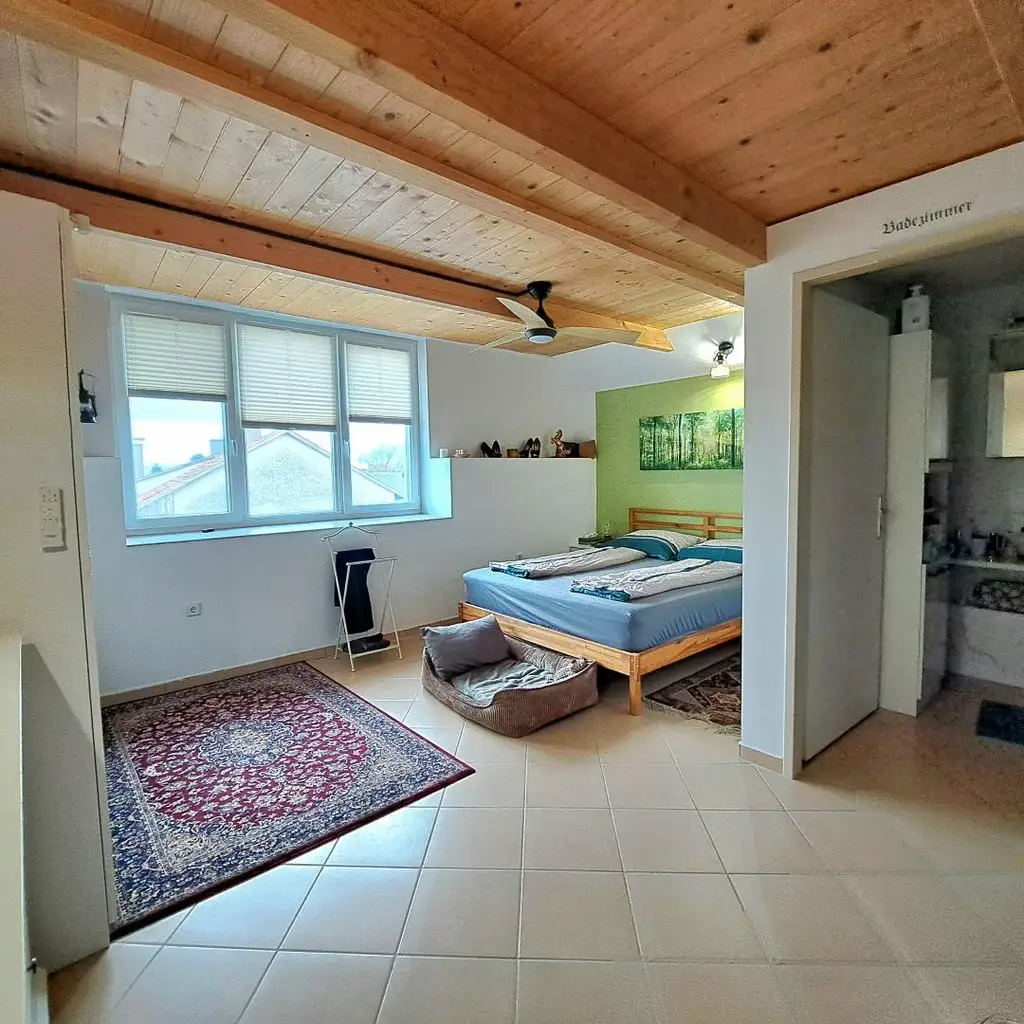 Provisionsfrei! Schöne Altbauwohnung mit Ambiente und historischem Flair!