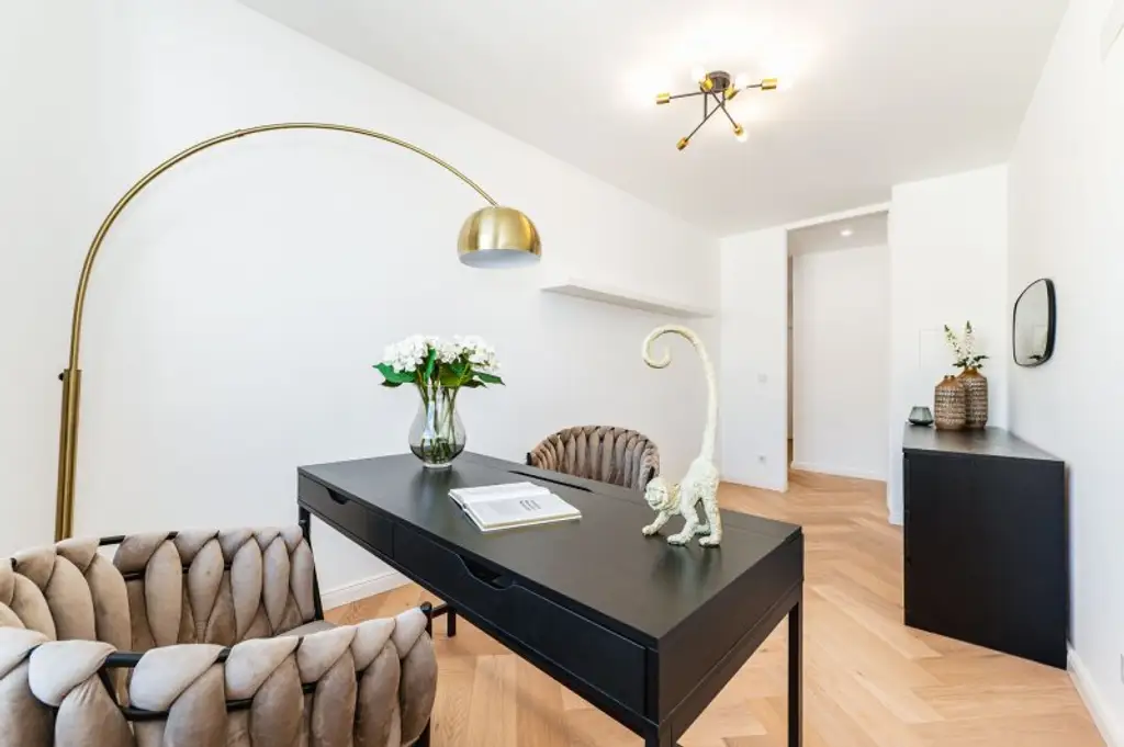 Außergewöhnliche 3-Zimmer-Residenz in zentraler Toplage mit Freifläche