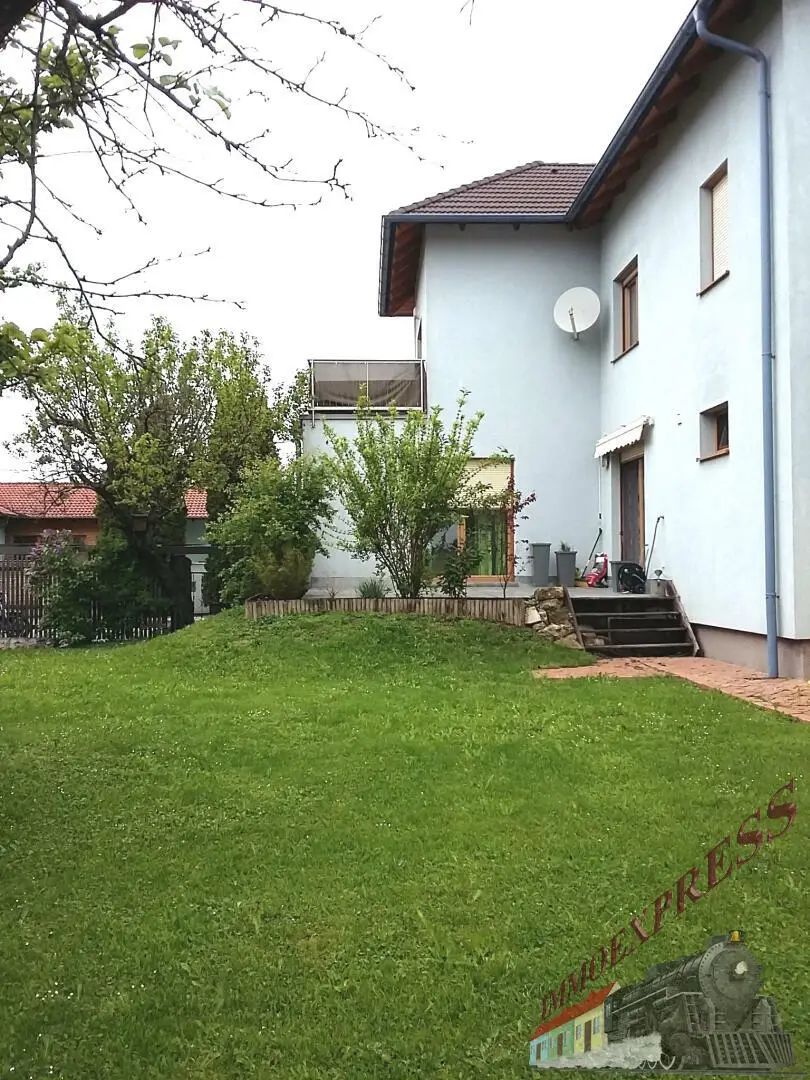 Modernes Mehrfamilienhaus mit 5 Wohneinheiten in Ruhelage – vollvermietet !