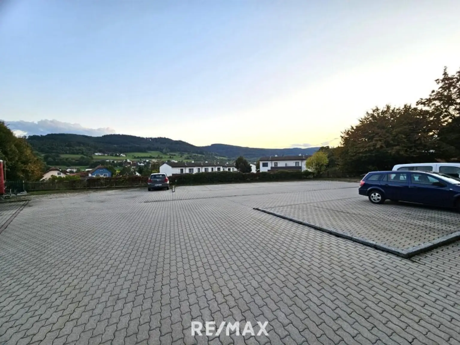 Charakteristisches Zinshaus im Ortszentrum