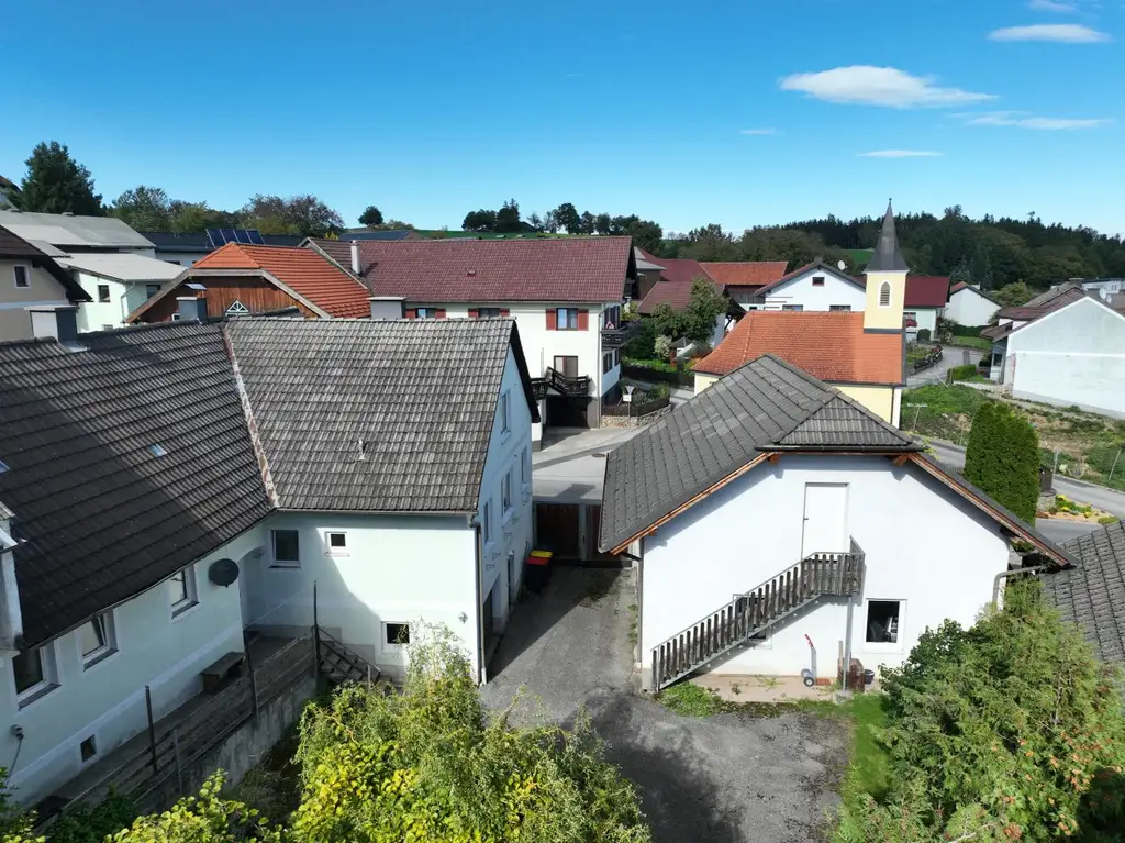 Bauernsacherl mit Nebengebäude