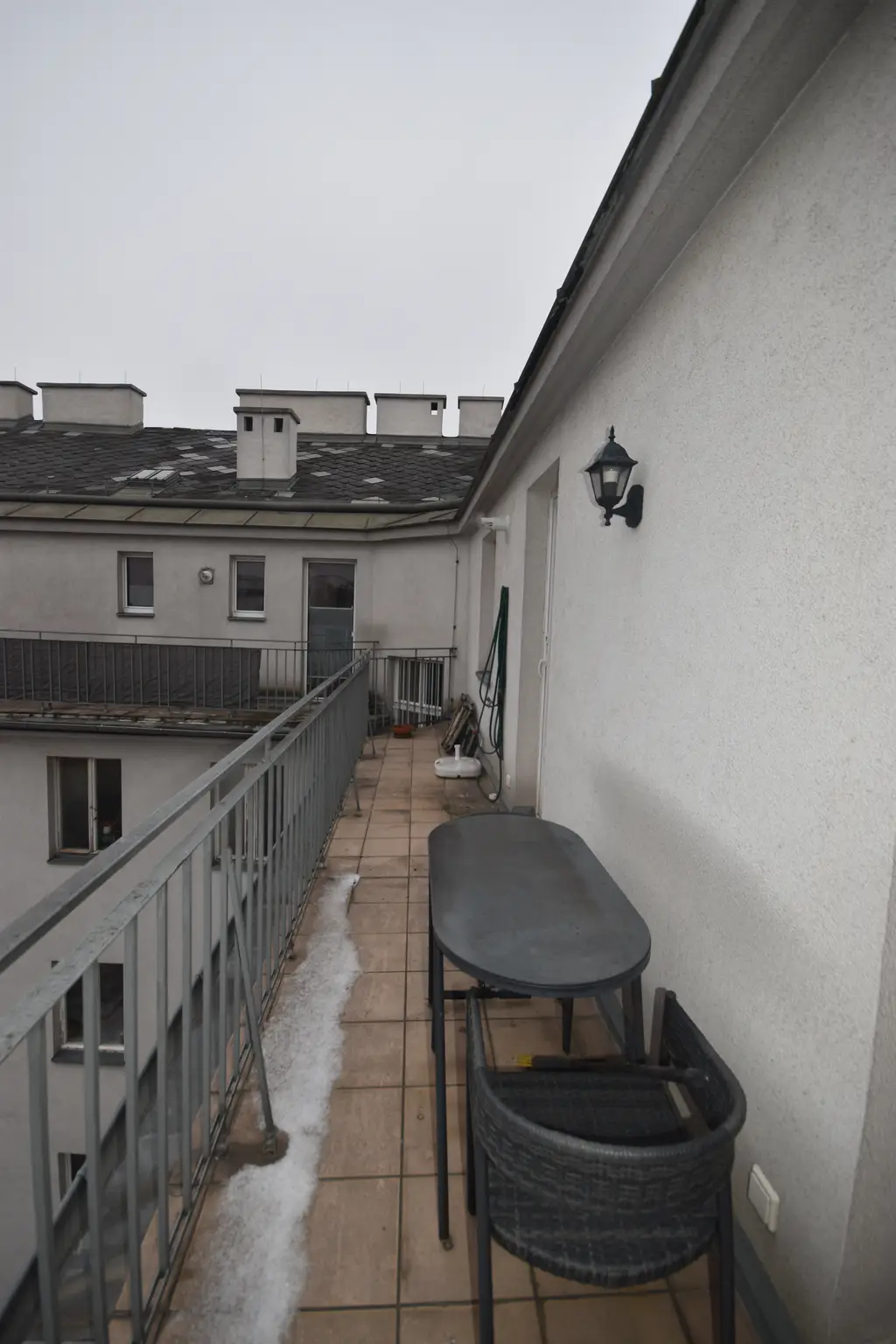 "4. BEZIRK - Moderne 2 Zimmer Wohnung mit großem Balkon und Weitblick"