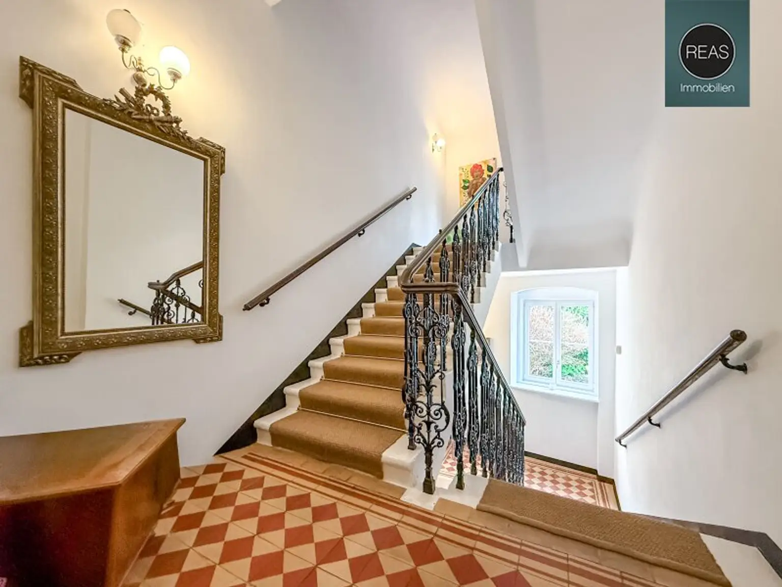 Provisionsfrei: Traumhaftes Stadthaus mit Garten in Gersthofer Bestlage!