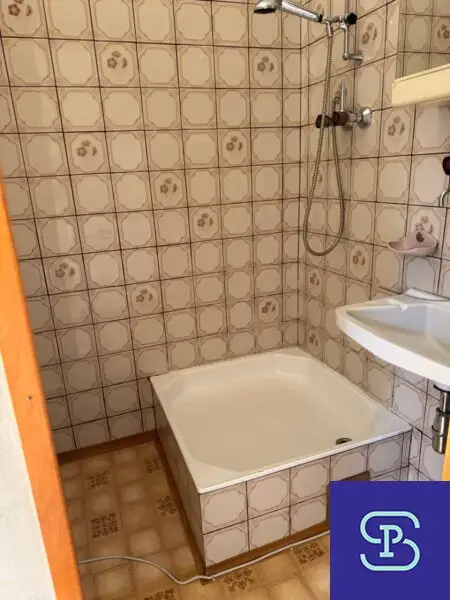 Provisionsfrei: Preisgünstige 65m² Wohnung mit 2 Zimmern und Gang-WC - 1140 Wien