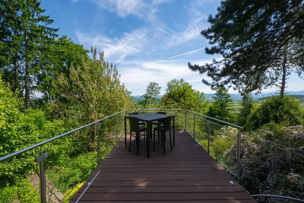 Uneinsehbares Wohnjuwel mit 7.984 m² Grundstück – einzigartiges Naturparadies mit herrlichem Panoramablick am Heuberg in Dietach!