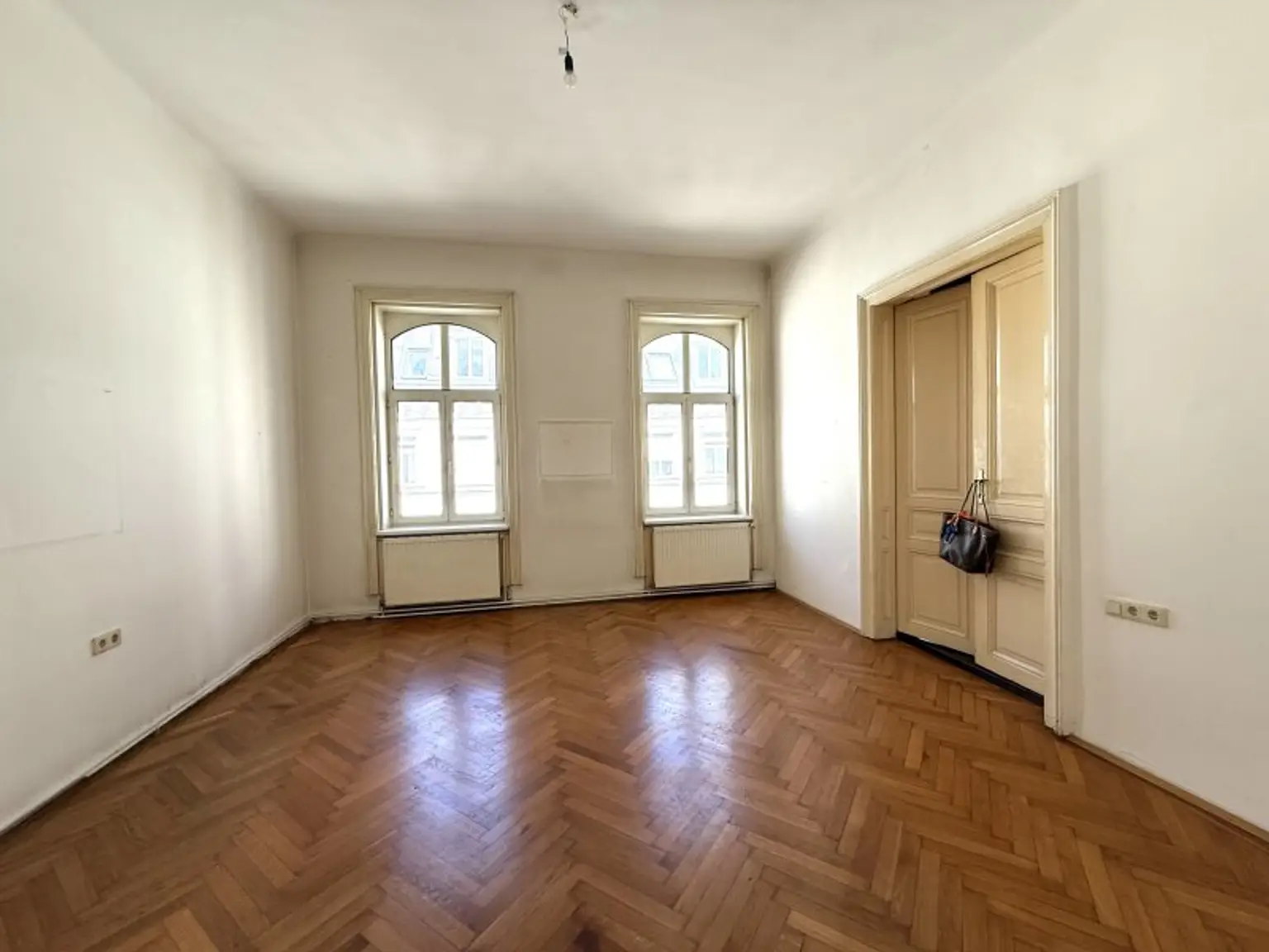 AltbauWohnung - Erstbezug nach Sanierung