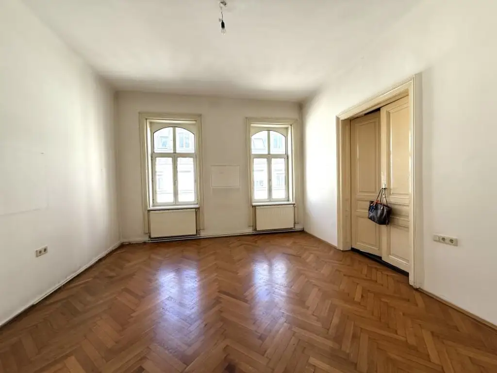 AltbauWohnung - Erstbezug nach Sanierung