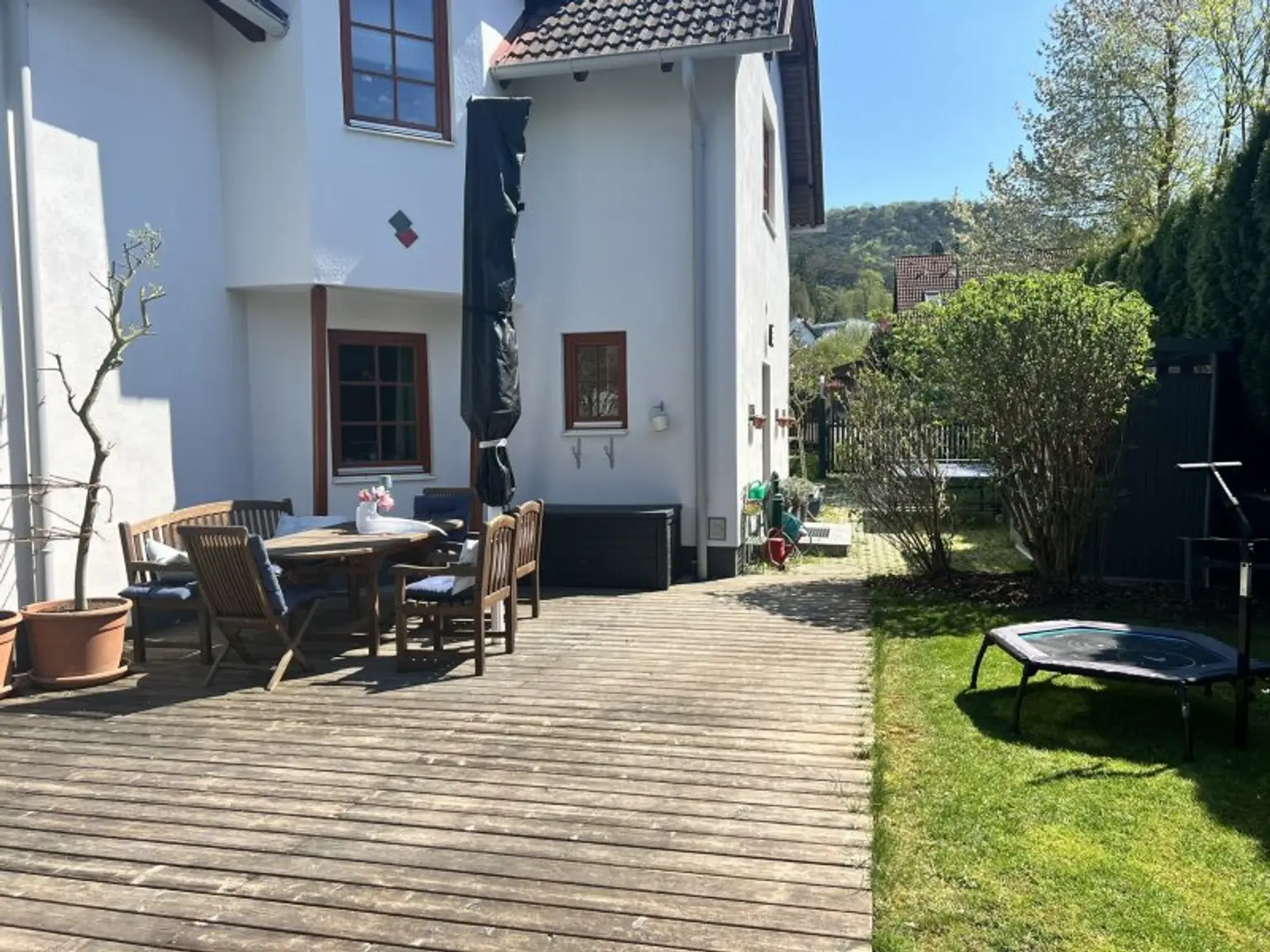 Familienhit mit Charme zum Toppreis (!) - gut geschnittene Doppelhaushälfte mit Garten & Pool in Gaaden