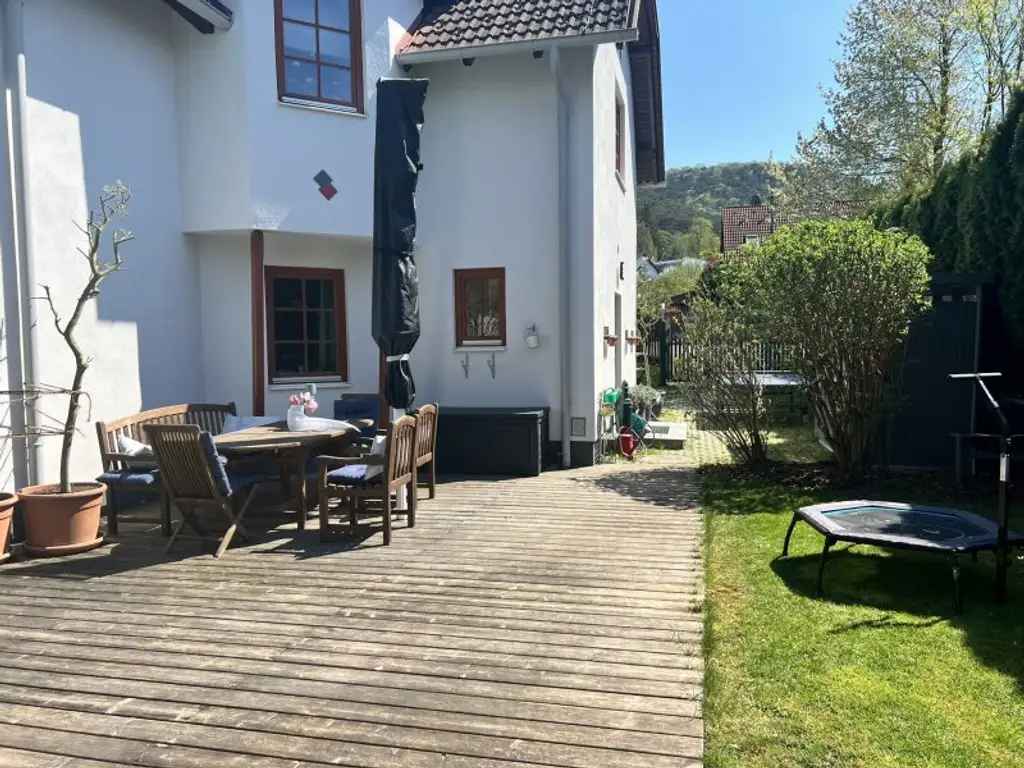 Familienhit mit Charme zum Toppreis (!) - gut geschnittene Doppelhaushälfte mit Garten & Pool in Gaaden