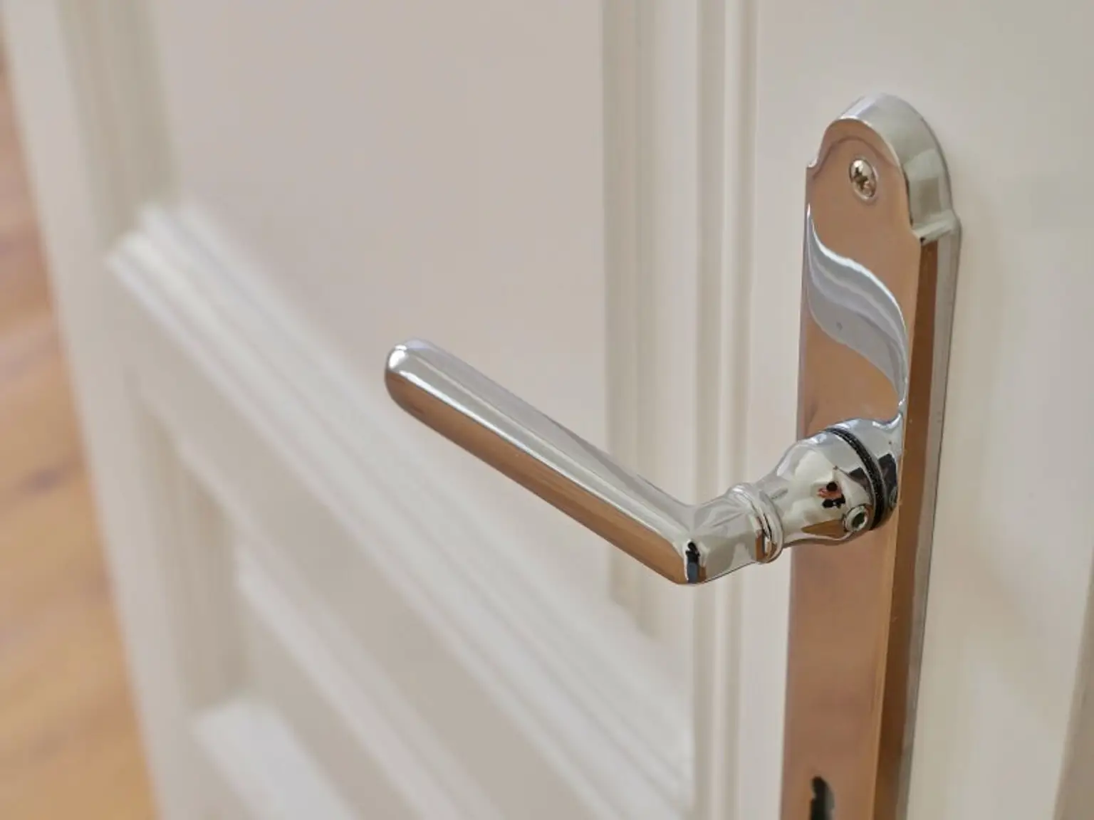 Exklusive Altbau-Residenz mit modernster Technik – hofseitige 2-Zimmerwohnung mit Balkon beim Naschmarkt