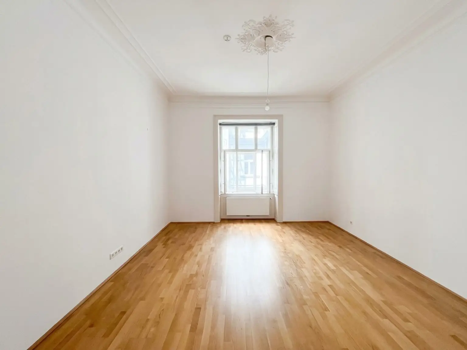 UNBEFRISTET: Nette Altbauwohnung in Top Lage
