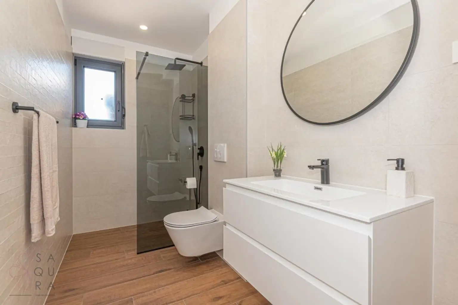 Modernes Wohndomizil mit Stil – Halbvilla mit Pool in Vodice