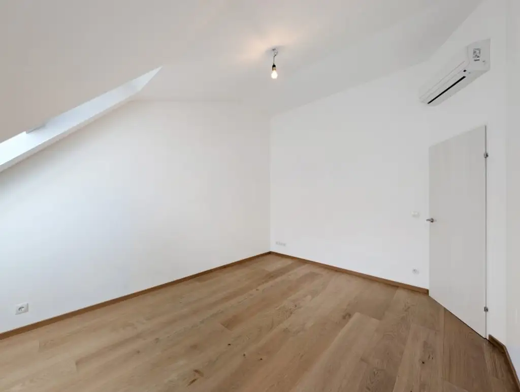 ++NEU++ Fantastische 3-Zimmer Dachgeschosswohnung mit großer Dachterrasse!