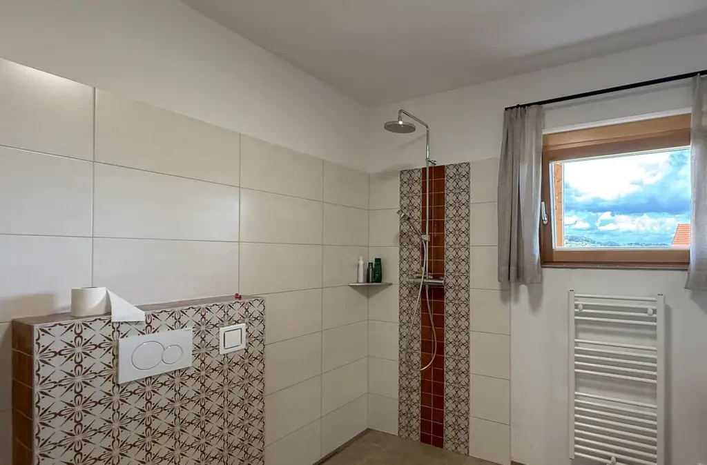 Neuwertiger Bungalow mit einzigartiger Steingartengestaltung und Naturteich