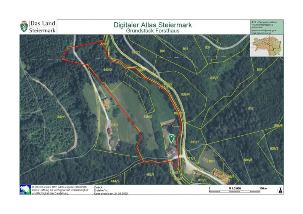 Ehemaliges Forsthaus mit Wirtschaftsgebäuden, allein und ruhig im Wald gelegen.