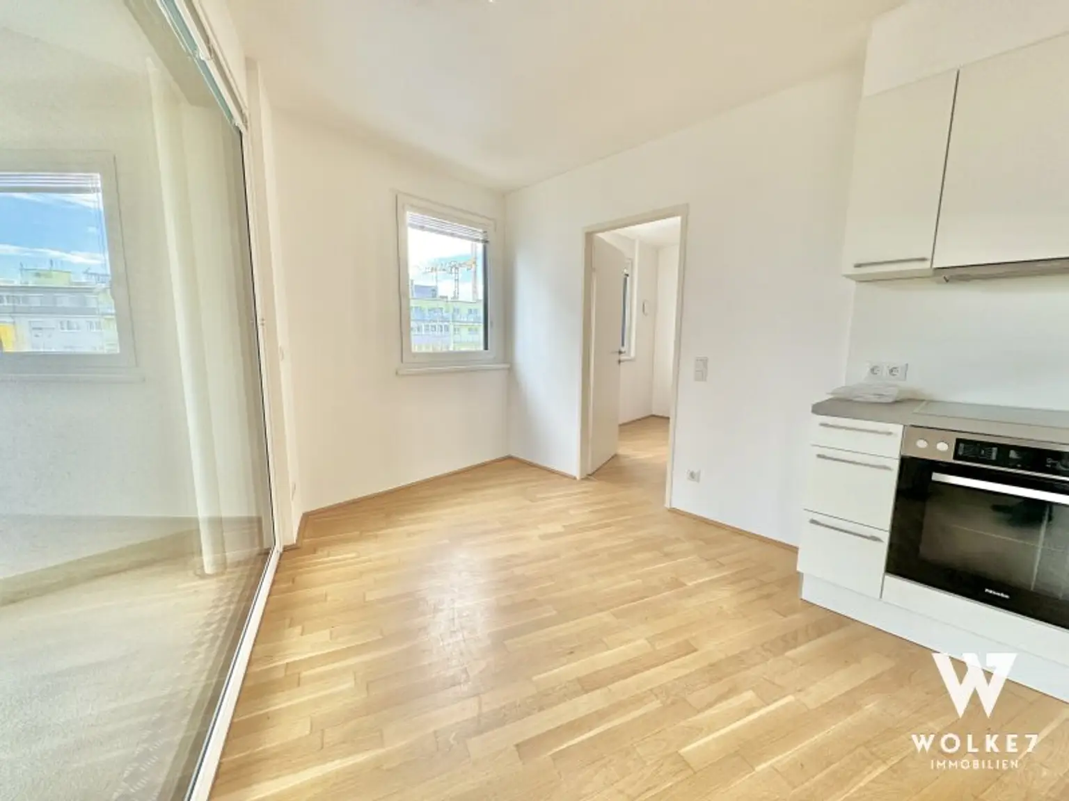 Wunderschöne 2 Zimmer mit 2 Aussenflächen | Ruhig & hell | gut aufgeteilt | U1 Kagraner Platz