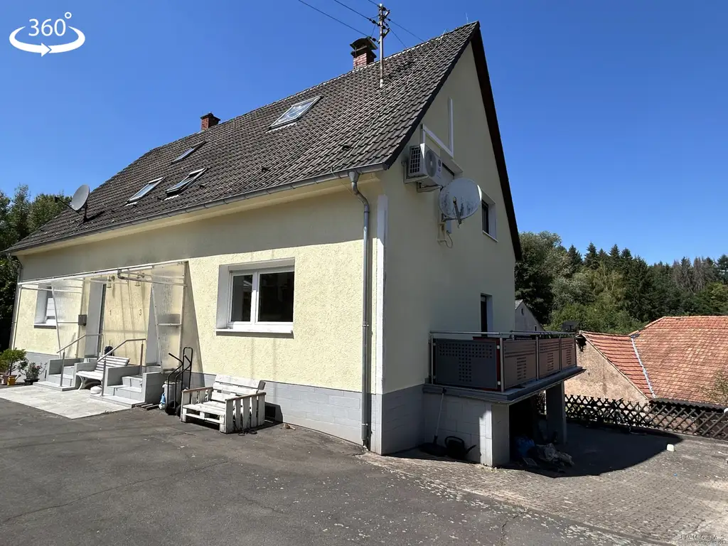 Gepflegte Doppelhaushälfte mit Garten, Balkon und Doppelgarage in Dunzweiler