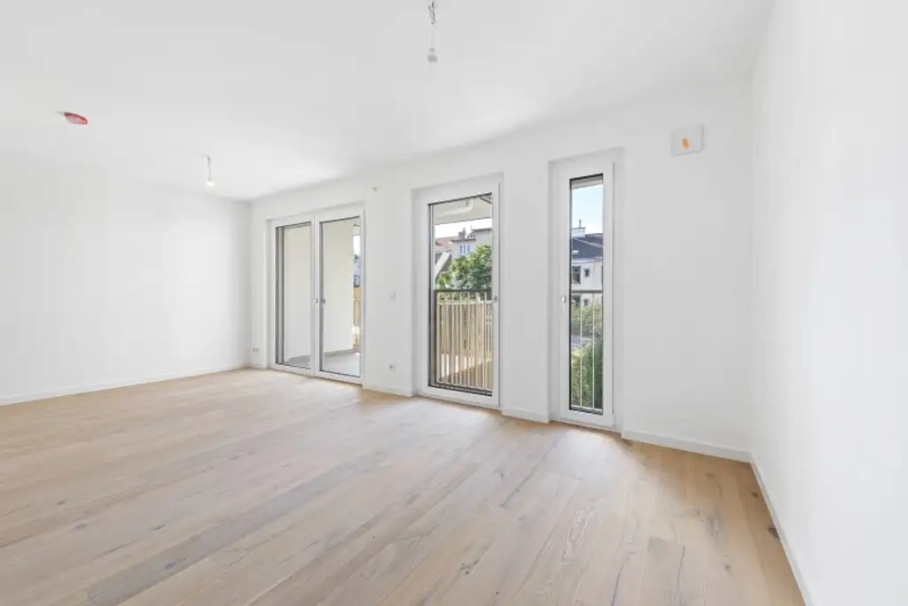 TRAUMHAFTE 3-ZIMMER-WOHNUNG MIT SÜD/WEST BALKON