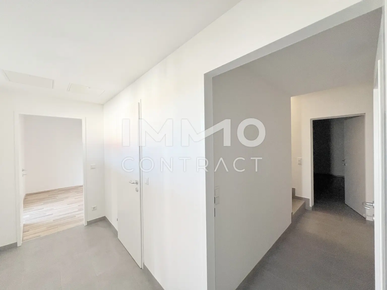 4ZI-REIHENHAUS mit NEBENGEBÄUDE (BÜRO) in Grünlage inkl.2 Parkpl.
Landesförderung möglich - keine Käuferprovision