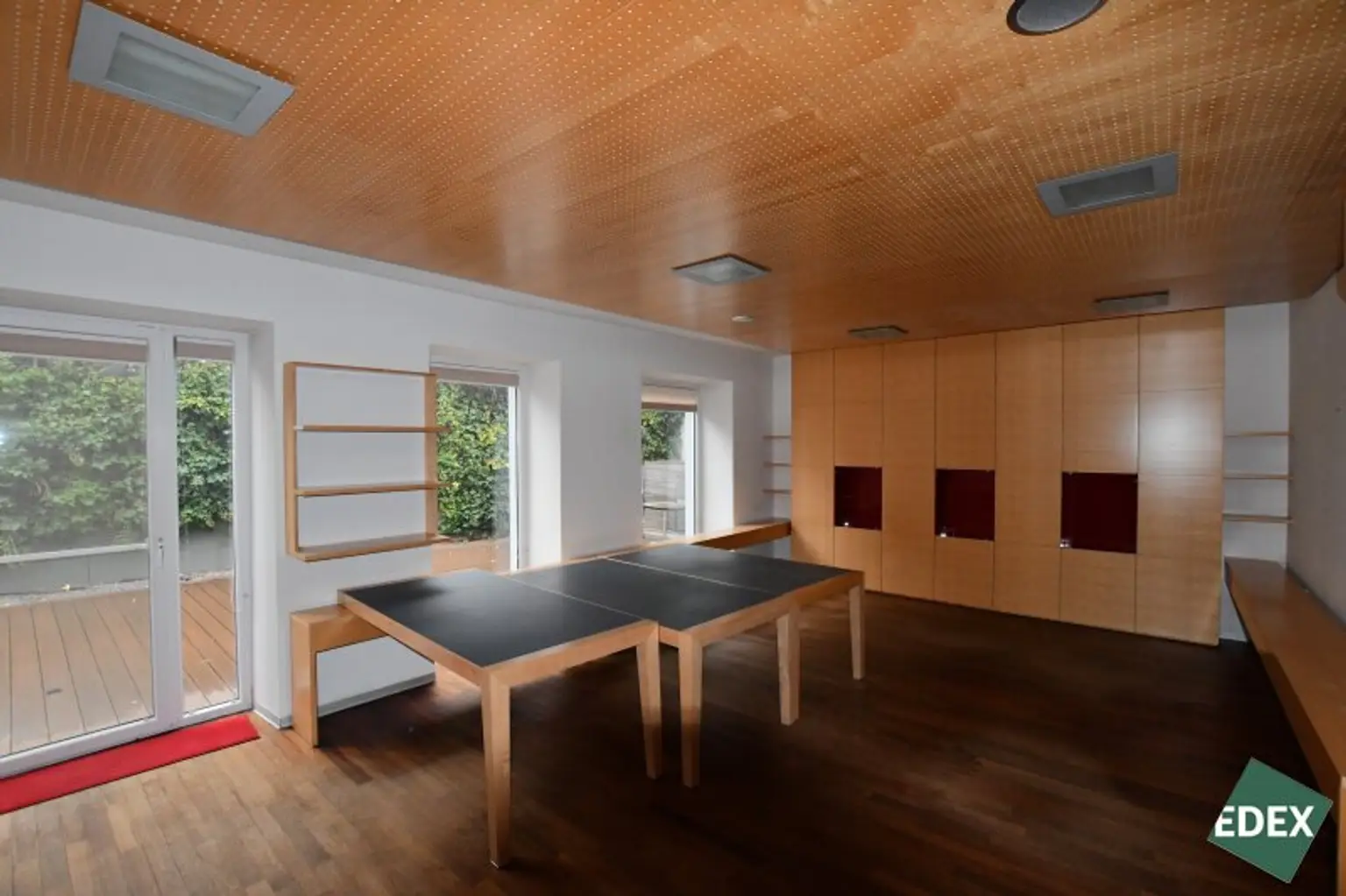 Große Geschäftsfläche mit Seminarraum in Nußdorf